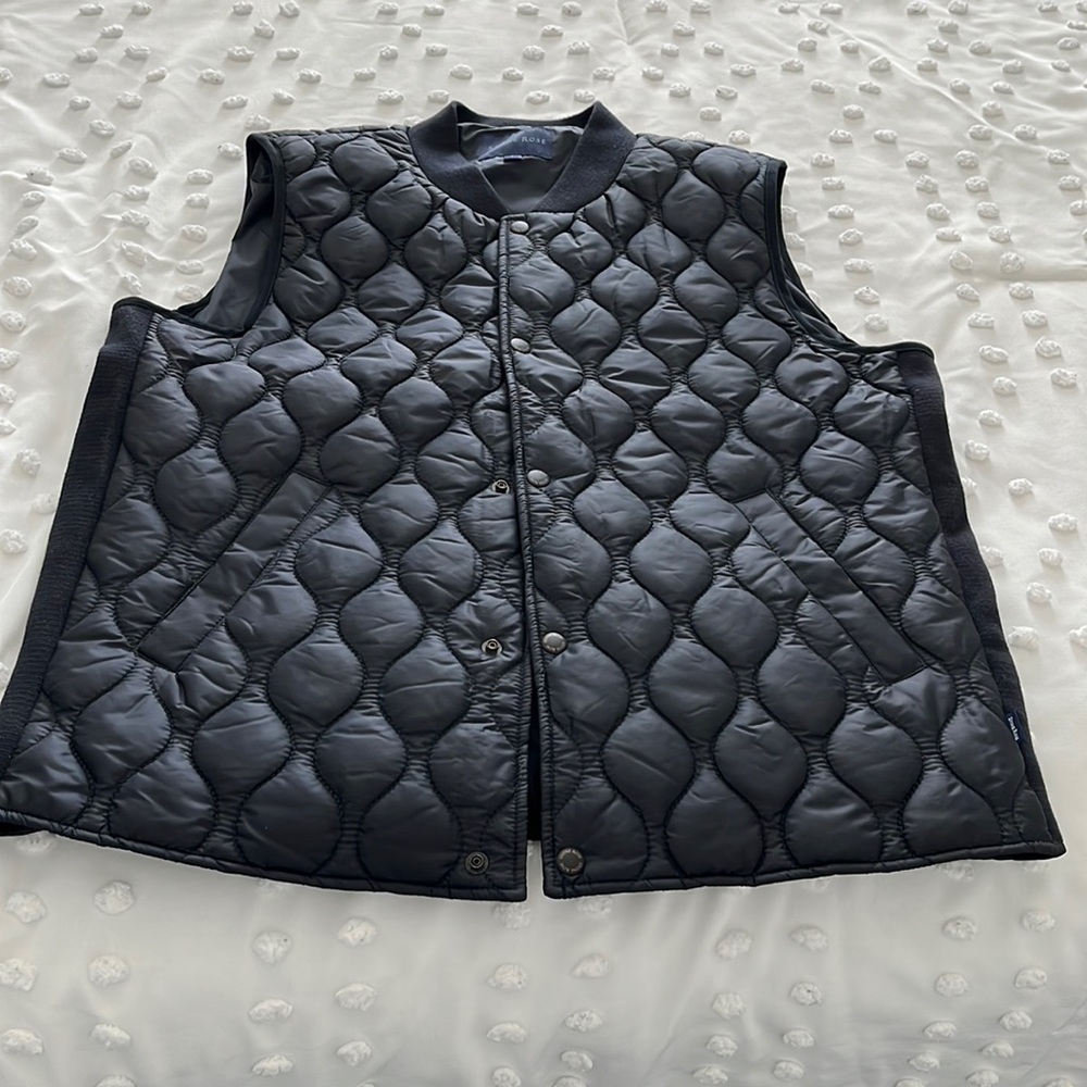 Stone Rose puffer jacket for men lightweight. Never worn.